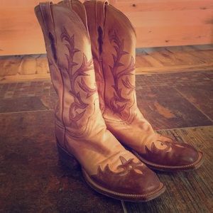 Like new LUCCHESE leather cowboy boots